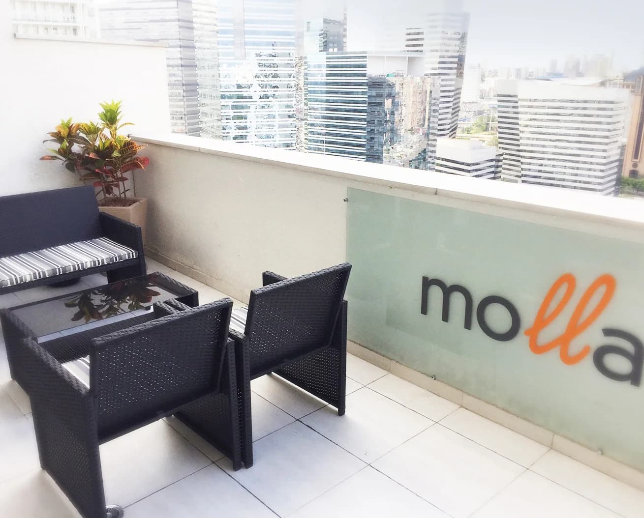 Escritório da Molla: estações de trabalho